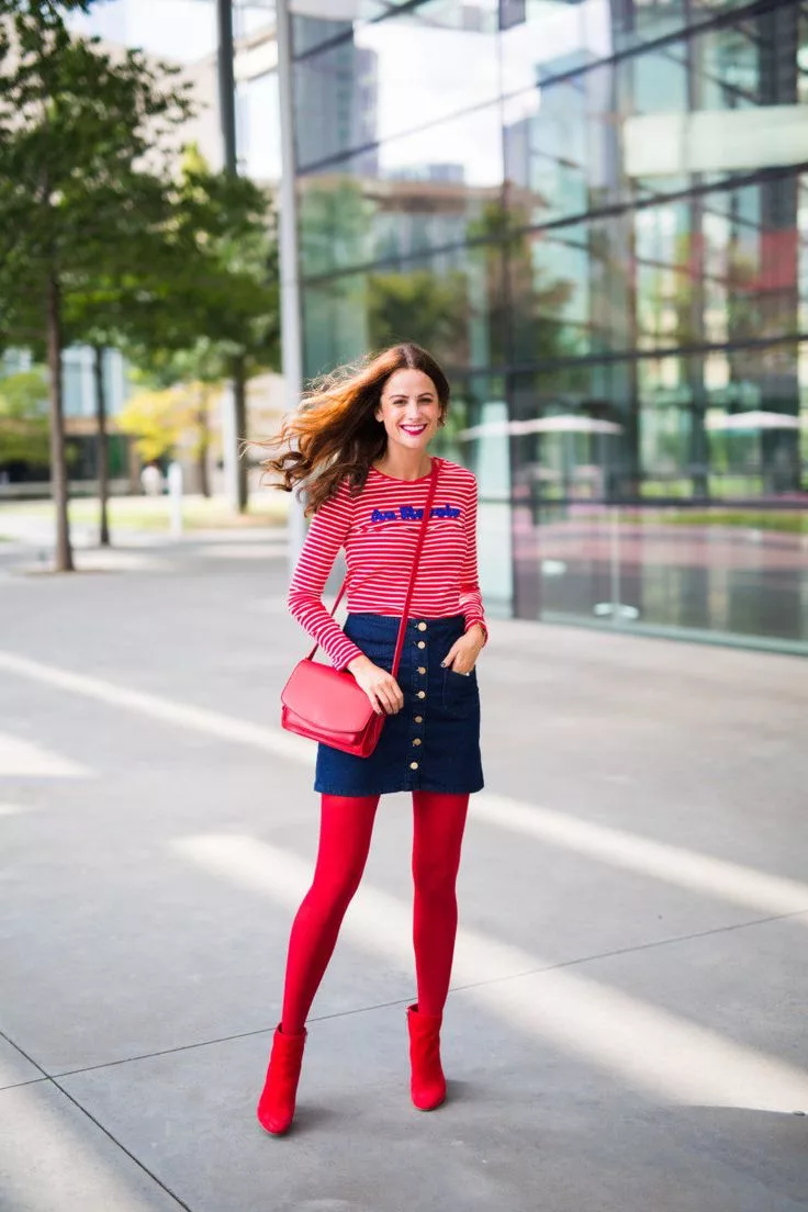 Девушки в модных колготках