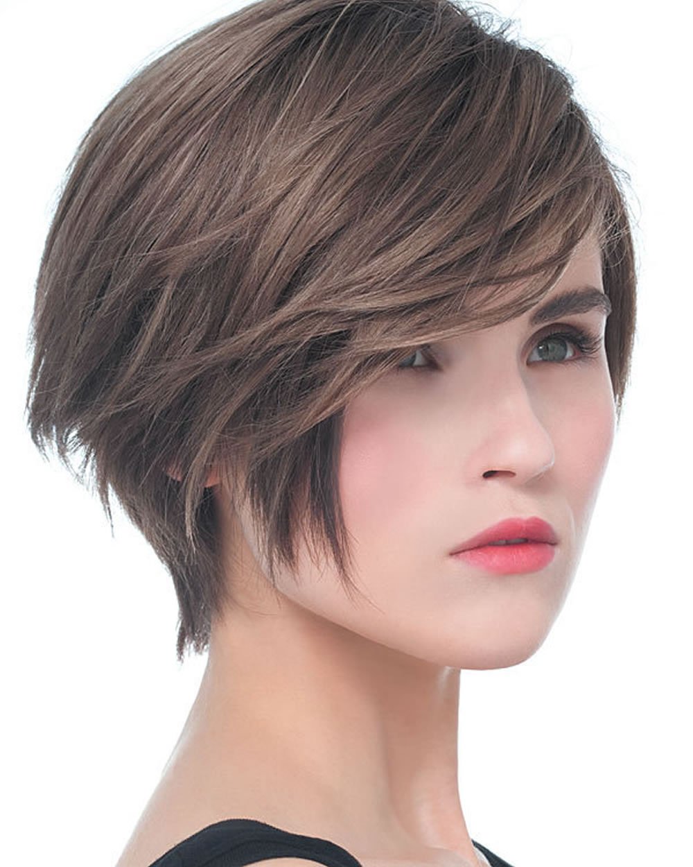 Многослойная стрижка на короткие волосы