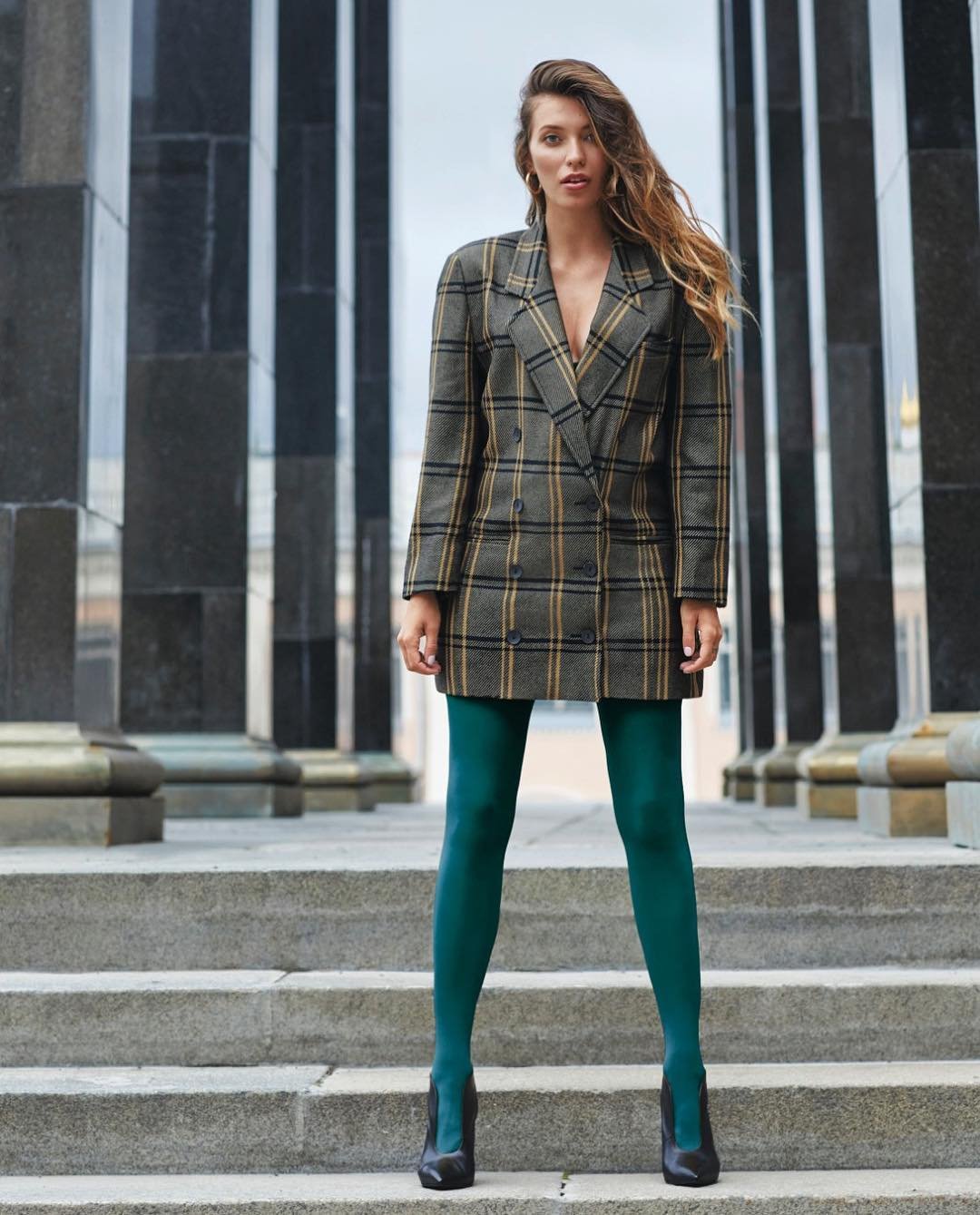 Образы с изумрудным пиджаком