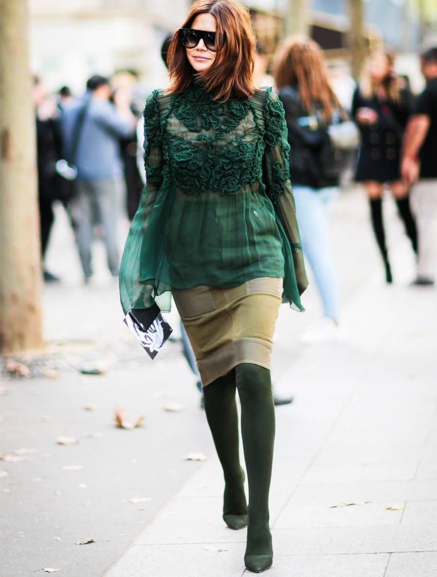 Платье с цветными колготками