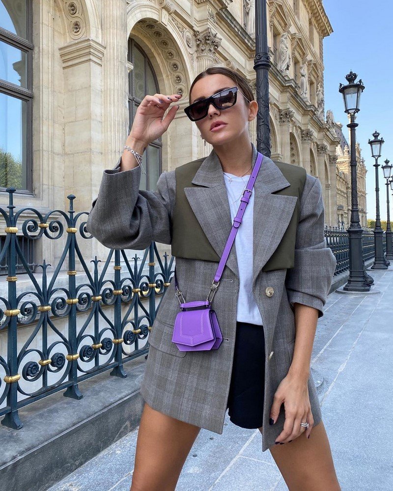 Бархатный пиджак с вышивкой