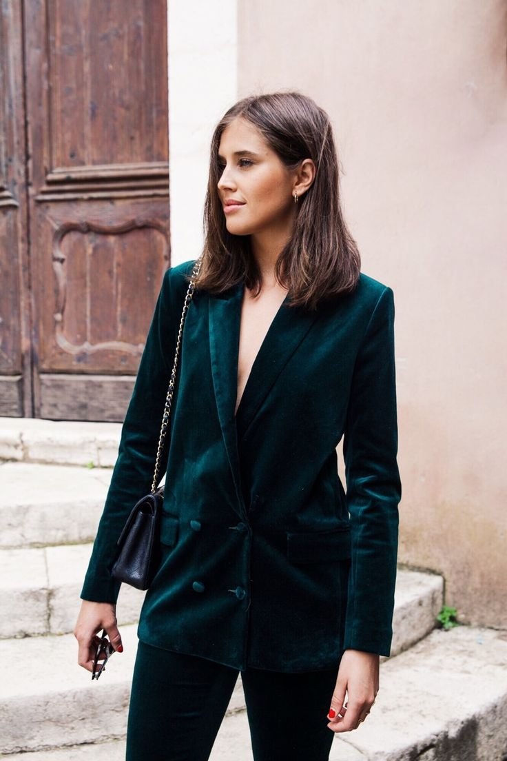 Синий бархатный пиджак женский