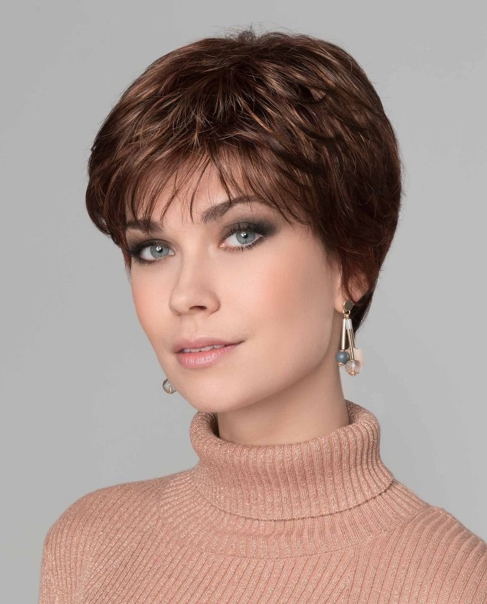 Короткий парик