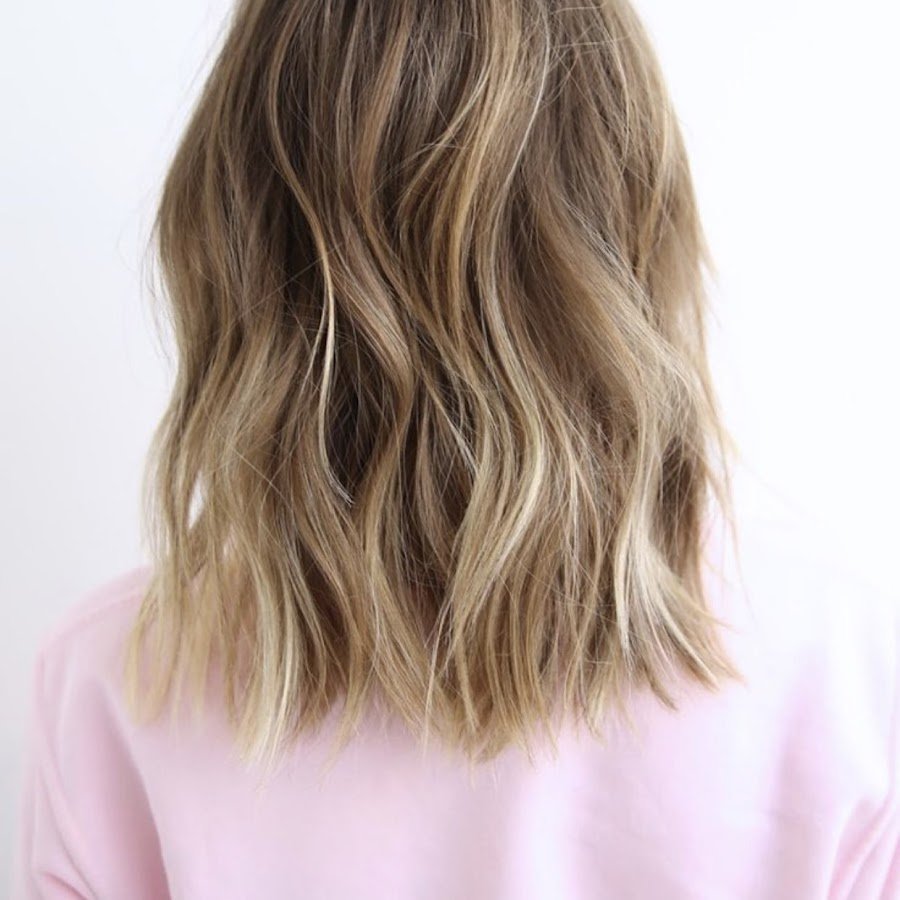 Светло русые волосы по плечи