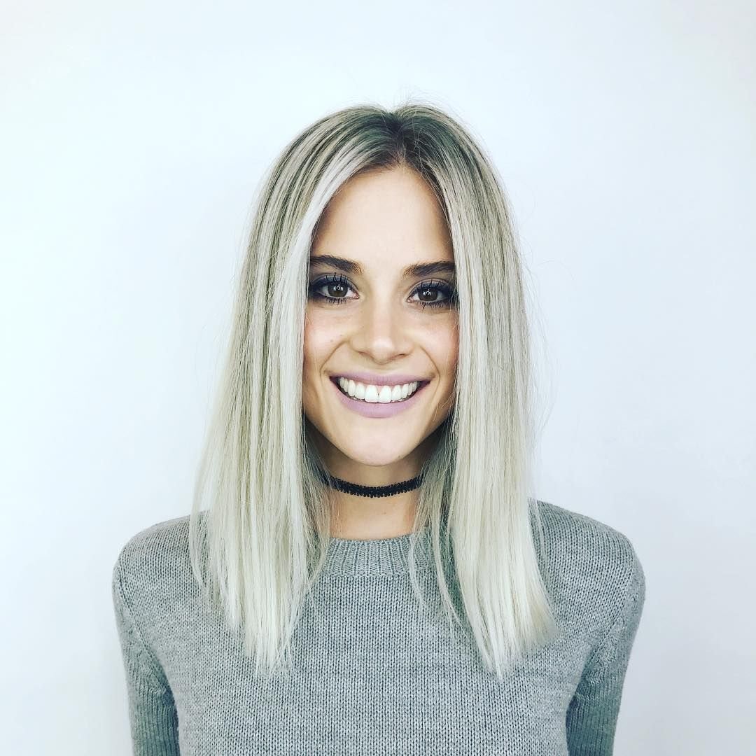 Блонд стрижка по плечи прямые