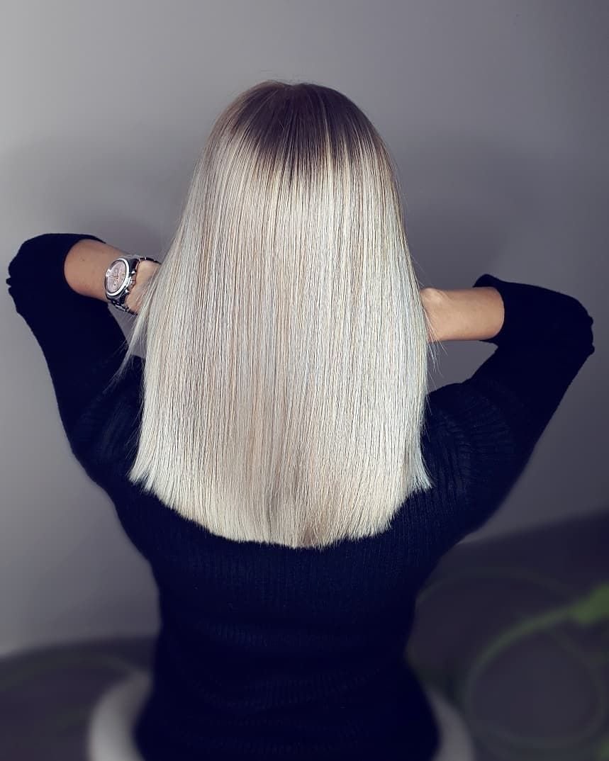 Белые волосы со спины