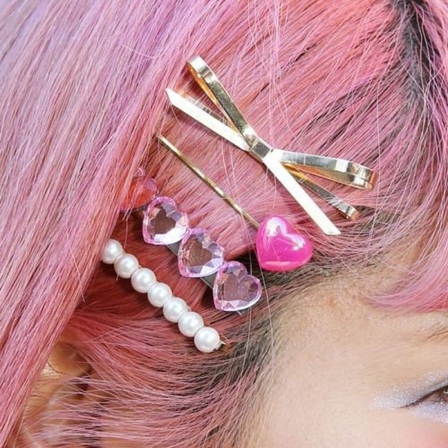 Розовые заколки для волос