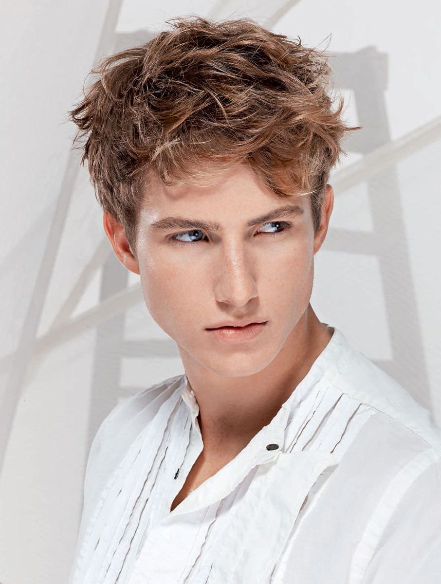 Стильные мужские стрижки для подростков с кудрявыми волосами