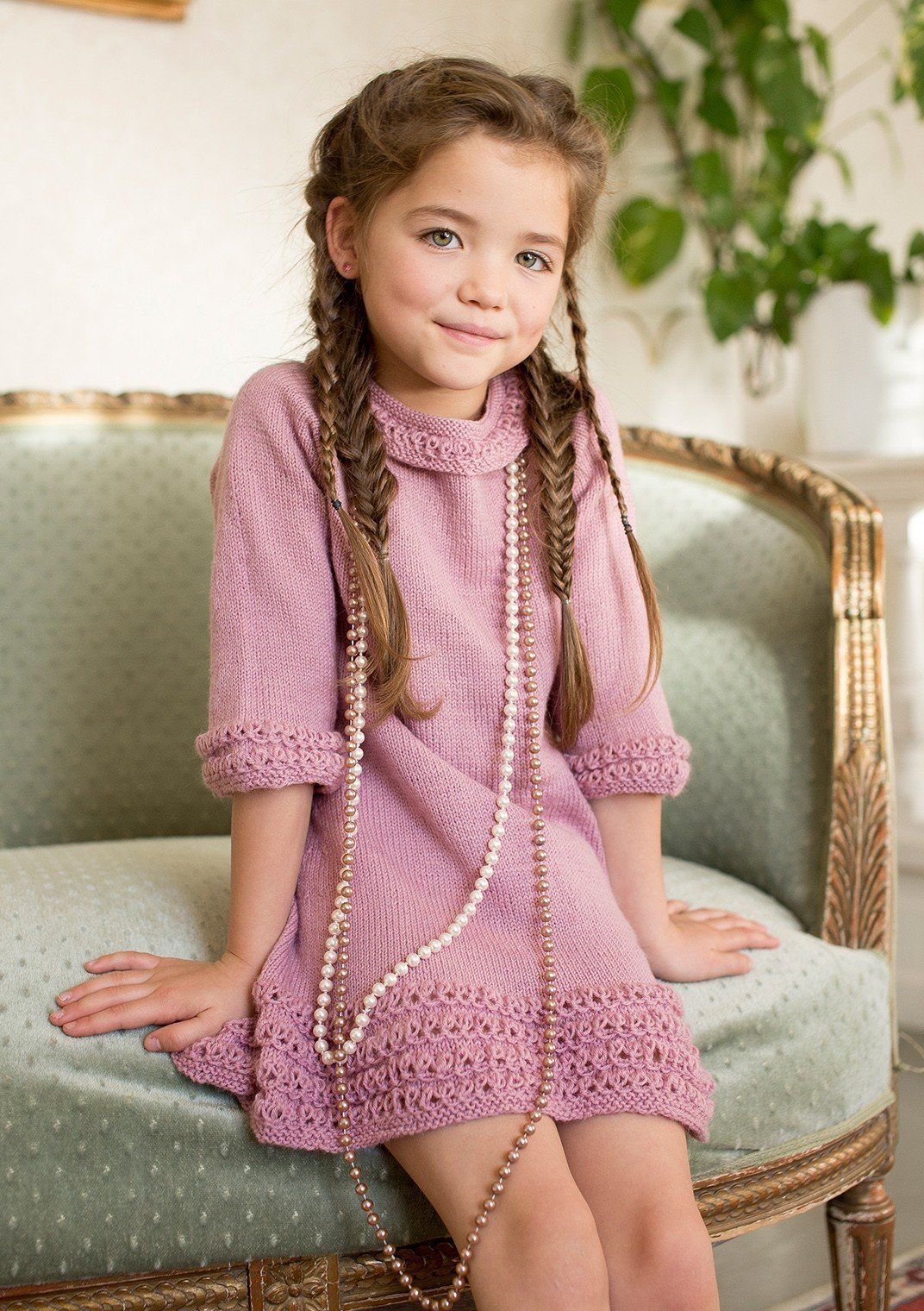 Вчзанное платье для девочки