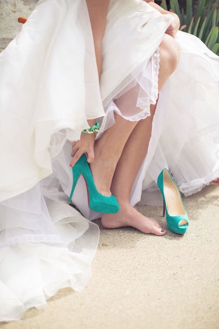 Невеста в желтых туфлях