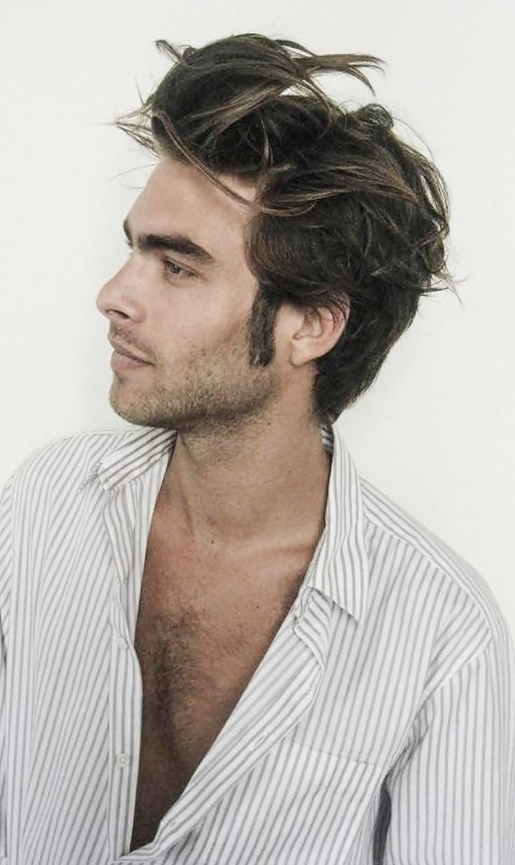 Джон Кортахарена стрижка