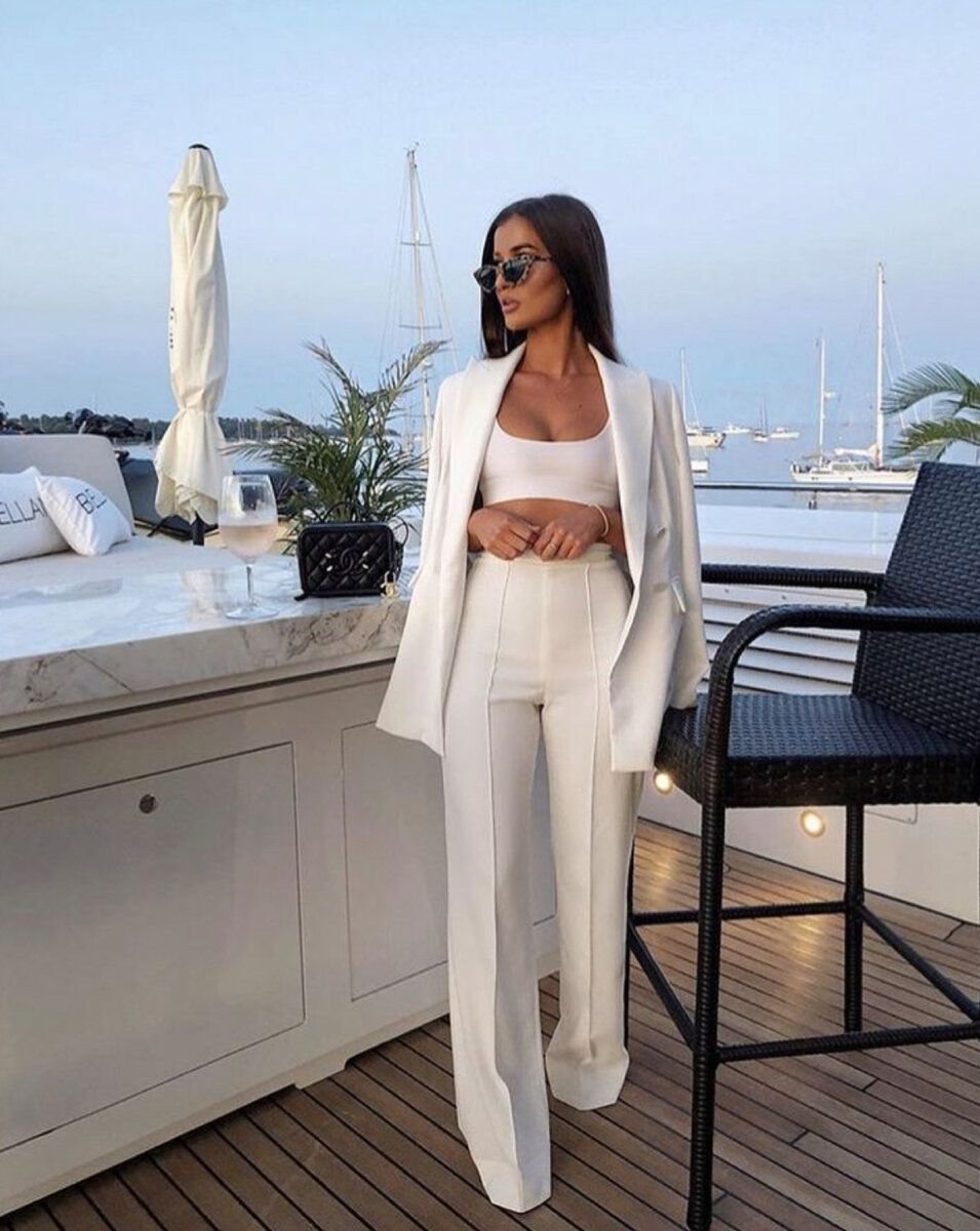 Танцовщица беллиданс Сэди