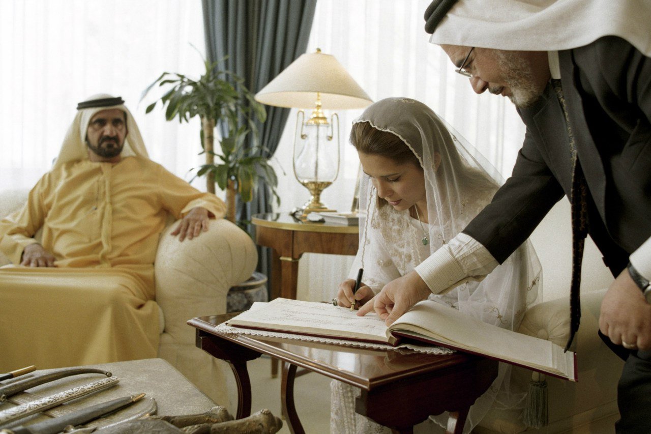 Читать книгу сбежать от шейха. Принцесса Хайя и Шейх Мохамед Дубая. Свадьба Аль Мактум Хайя. Шейх Мохаммед и принцесса Салама. Шейха бинт Мохаммед Аль Мактум.