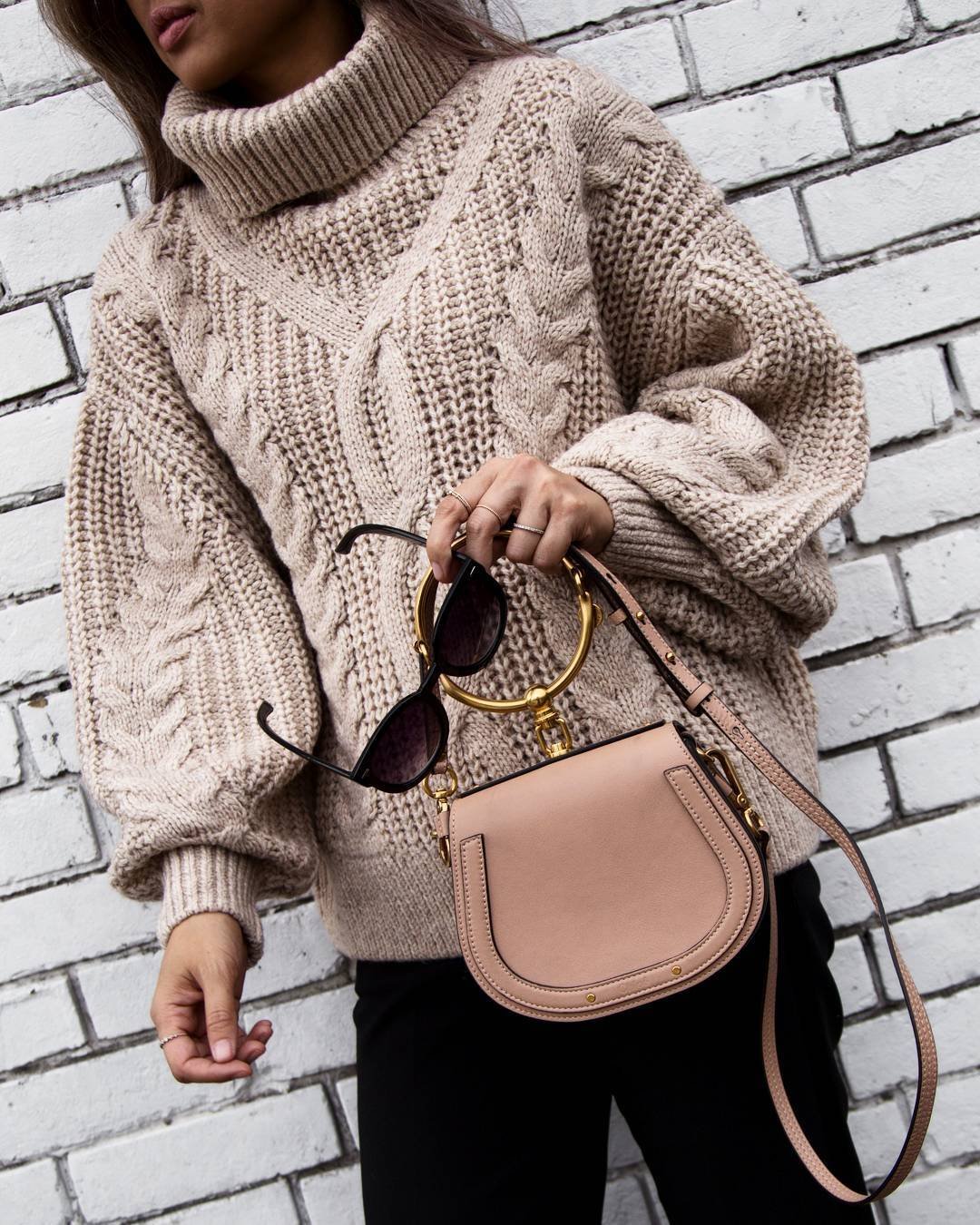 Свитер женский оверсайз с горлом