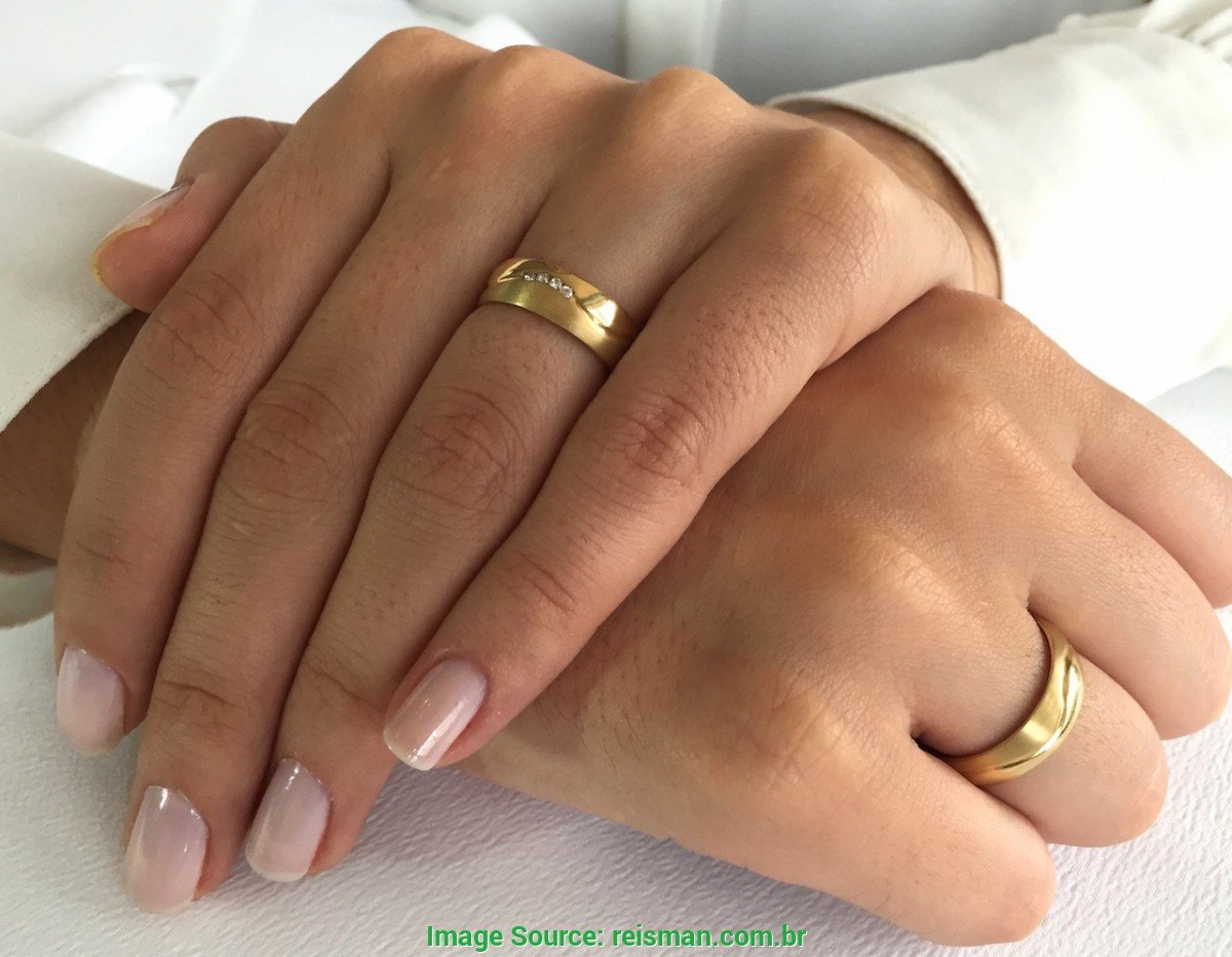 Широкие и плоские обручальные кольца