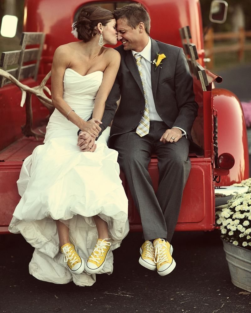 Свадебное платье с кроссовками