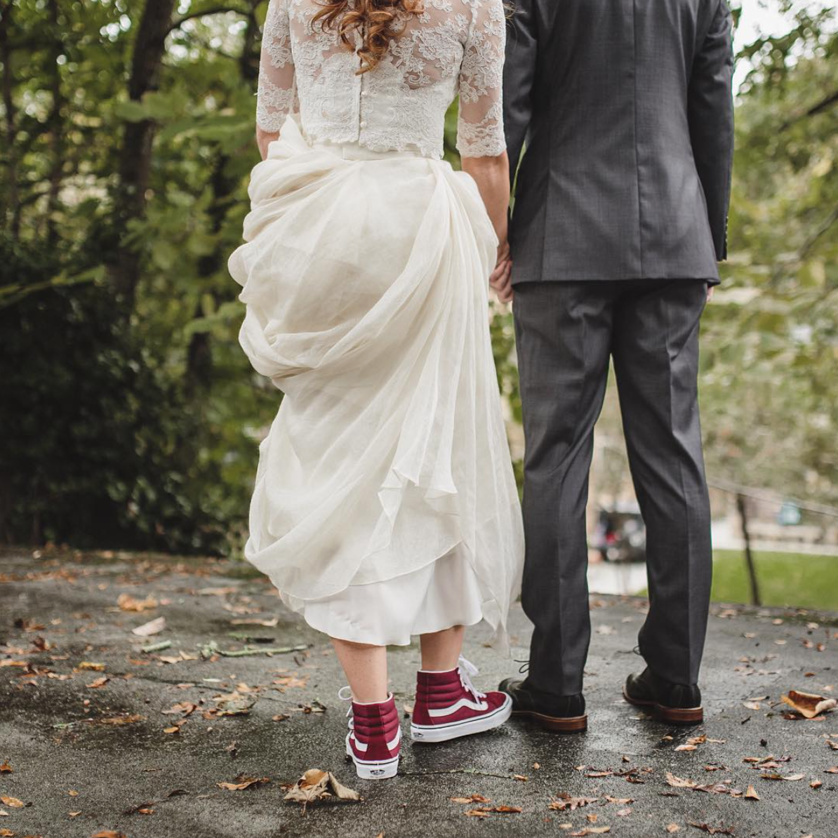 Свадебное платье с кедами