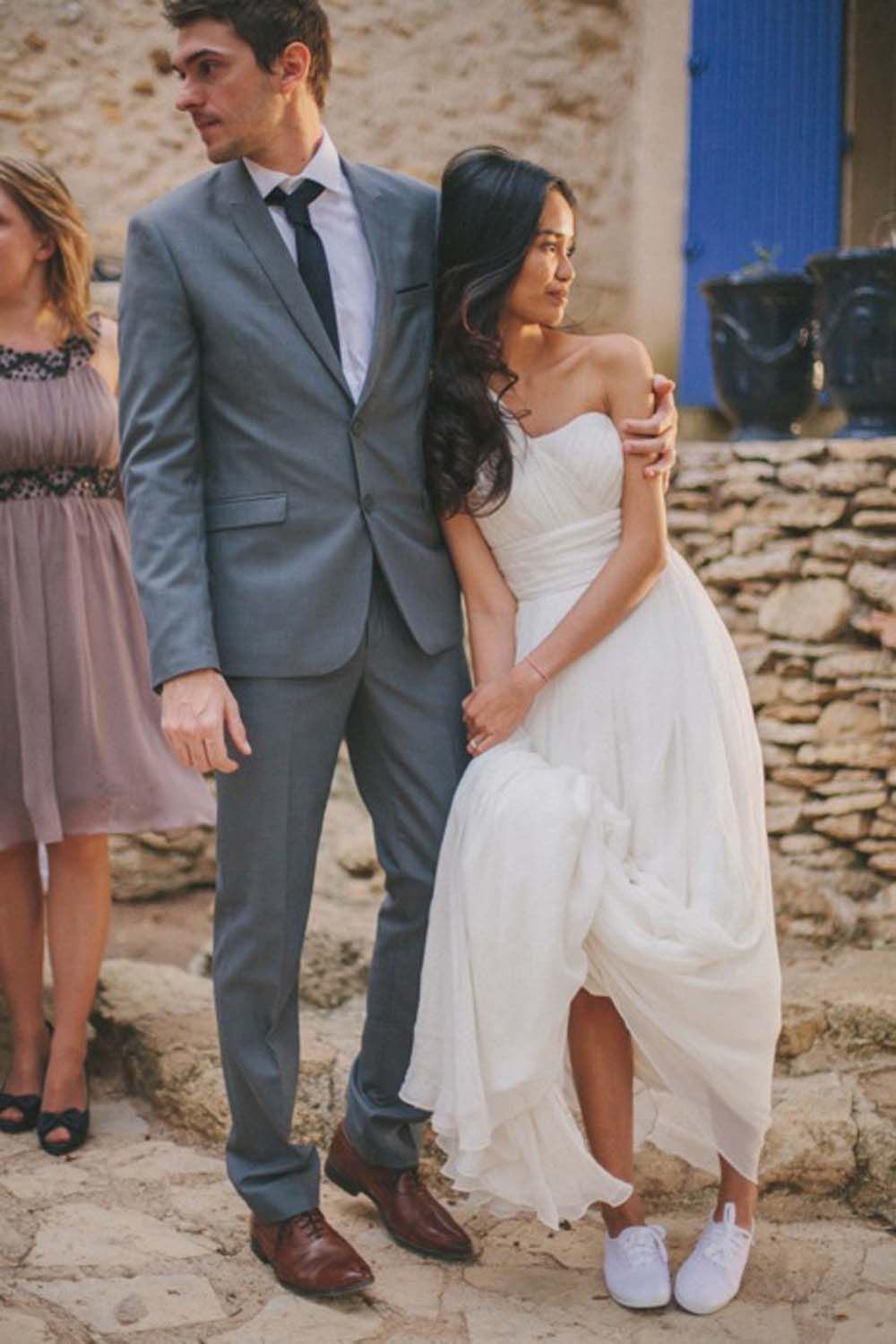 Платье с кроссовками на выпускной