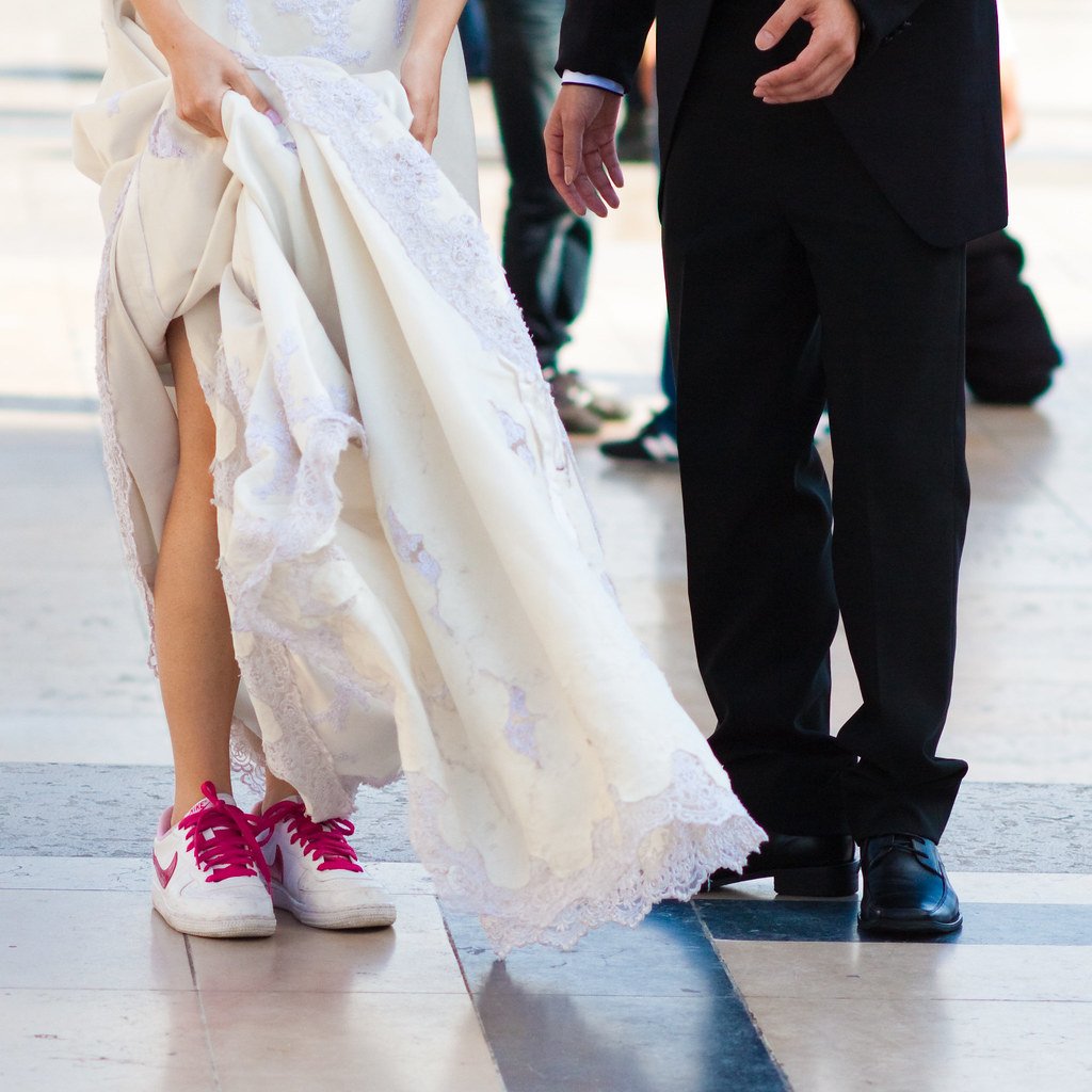 Свадебное платье с кедами