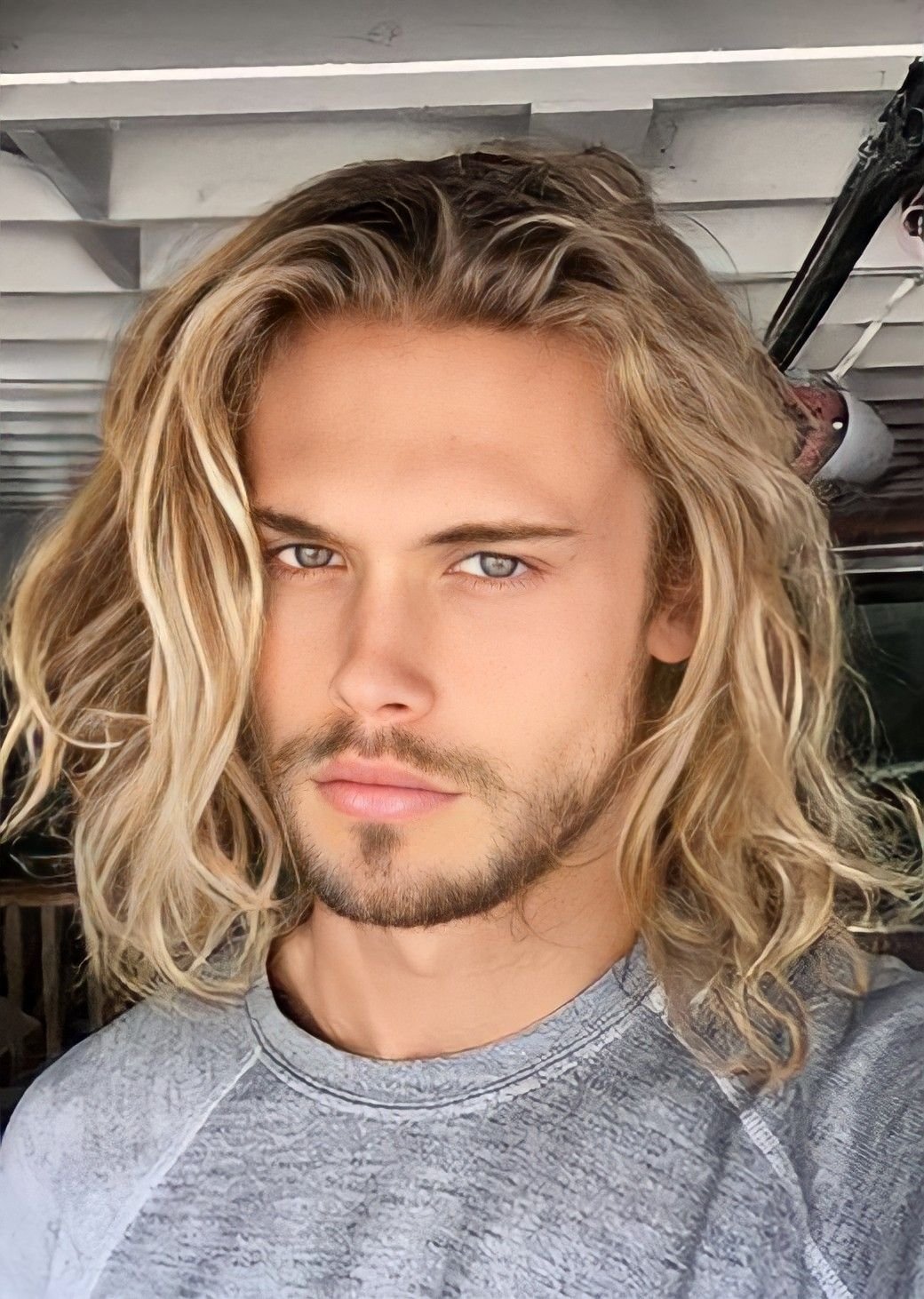 Кристофер Мэйсон кудрявый