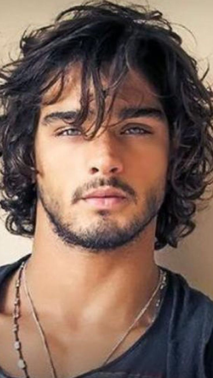 Marlon Teixeira с короткими волосами
