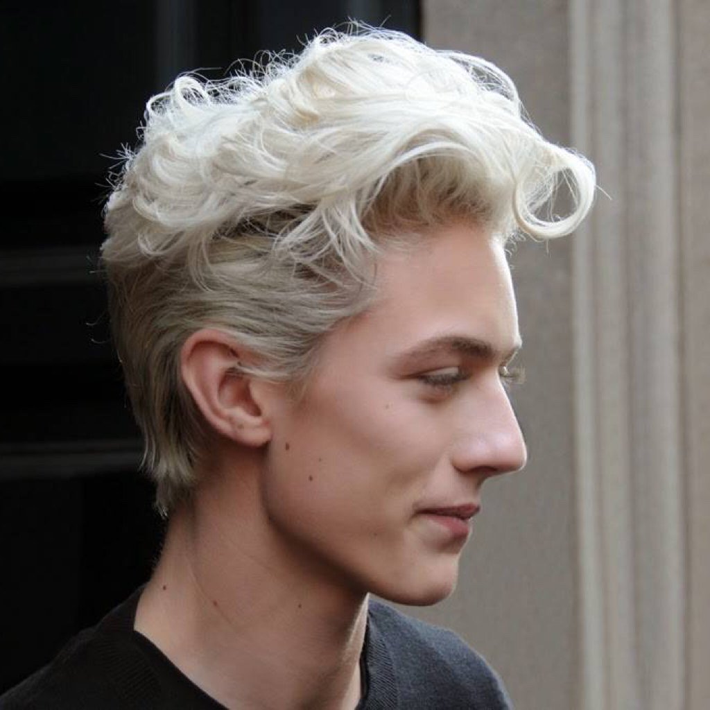 Лаки Блю Смит с длинными волосами