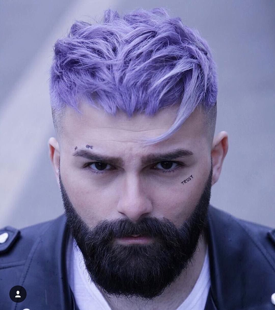 Пепельно фиолетовый цвет волос мужской