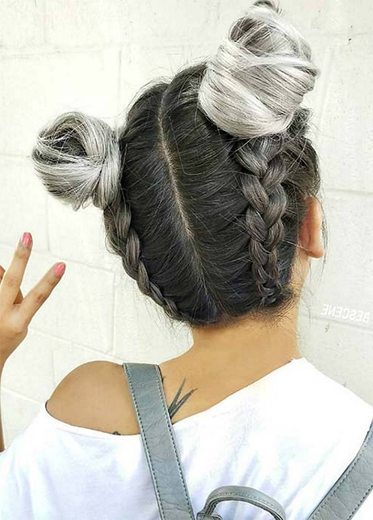 Прическа для девочки два пучка