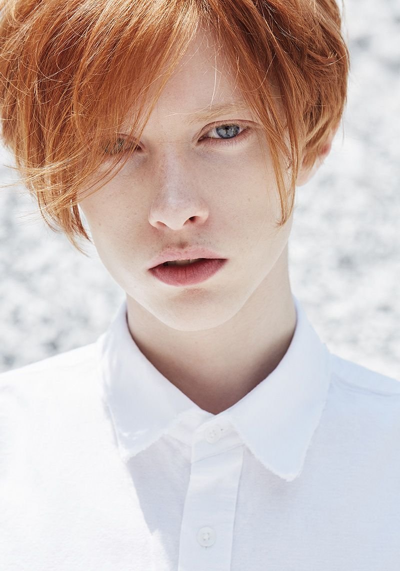 Оливер ХАЕС модель рыжий улыбается