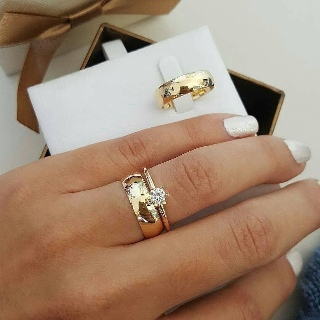 Обручальное и помолвочное кольцо вместе