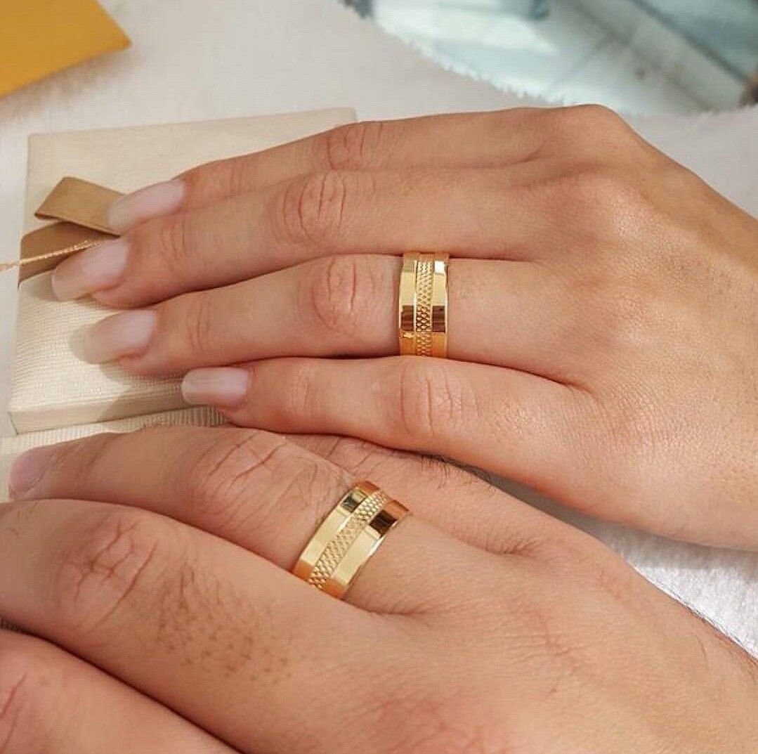 Толстое обручальное кольцо