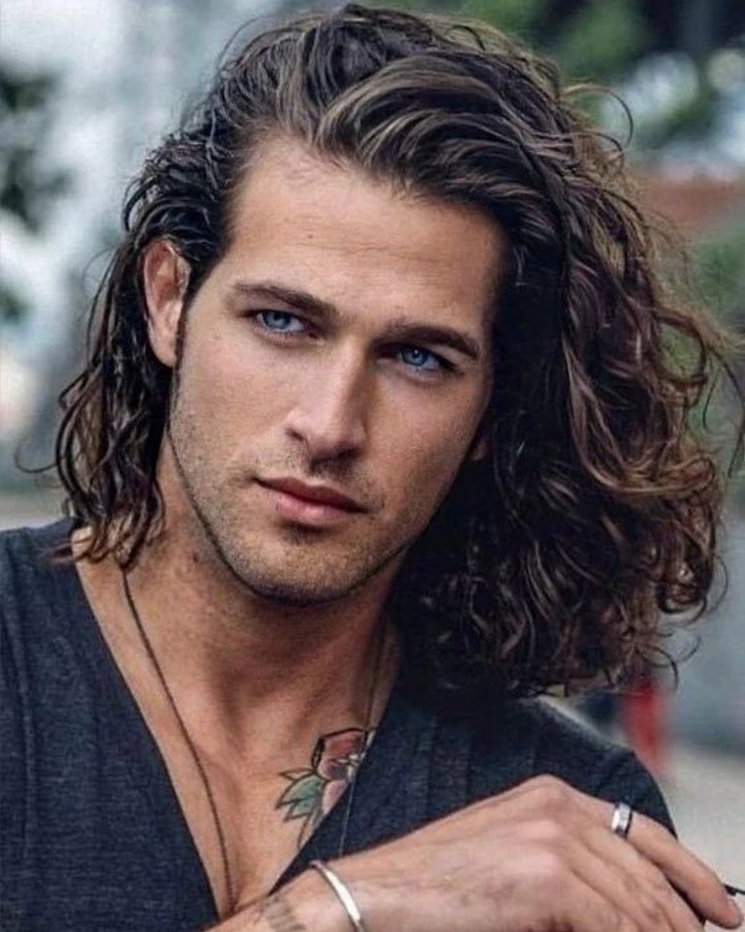 Мужские стрижки на длинные волнистые волосы