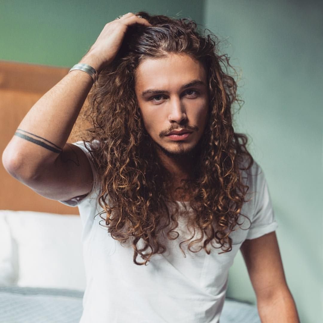 Завивка волос мужская