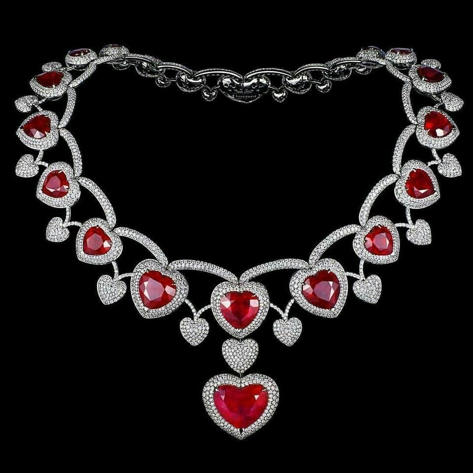 Колье из рубинов