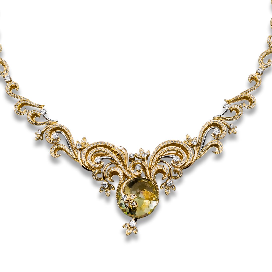 Золотое шейное украшение