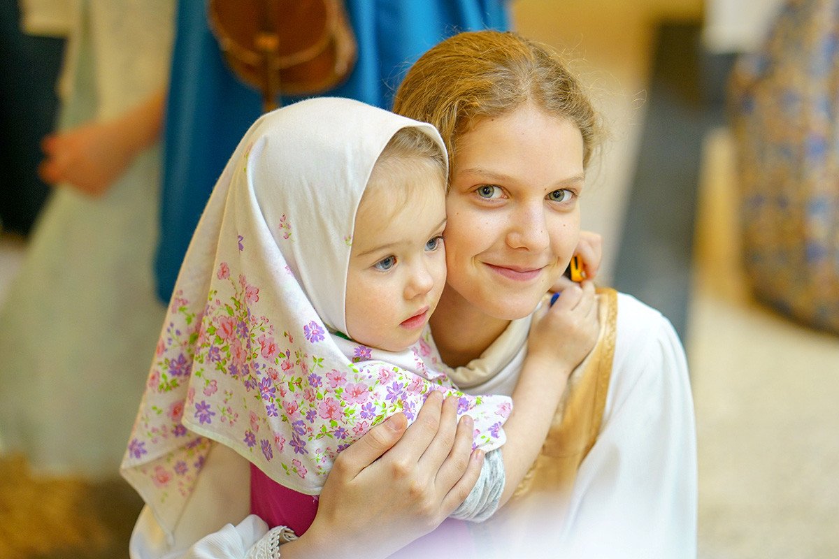 Православная женщина в храме