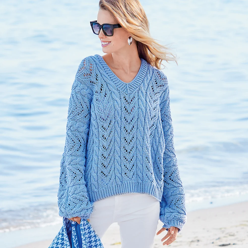 Голубой ажурный джемпер