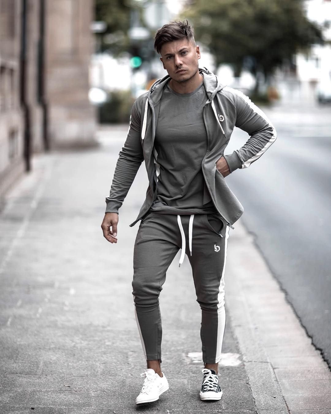Стильный спортивный образ