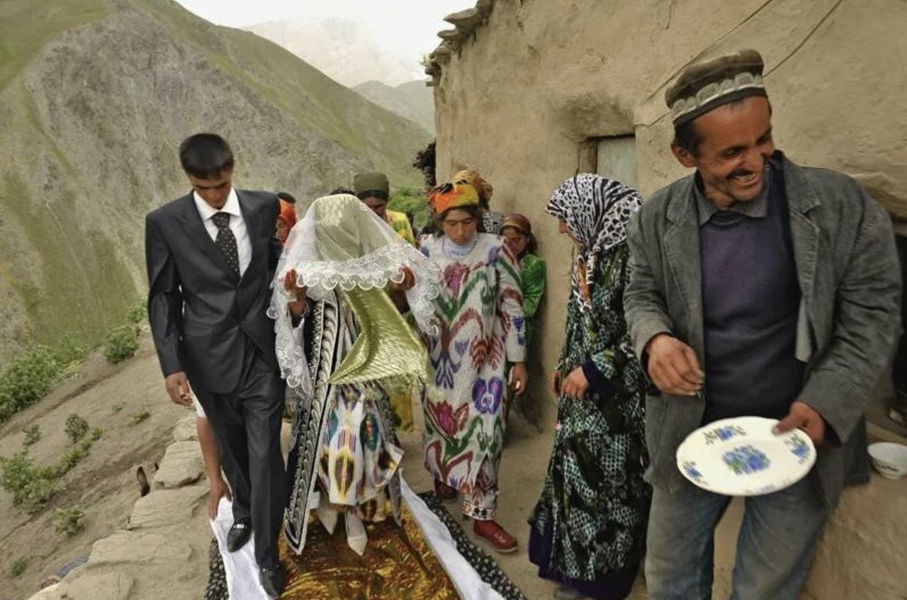 Таджик кишлак. Таджикская свадьба. Узбекская свадьба. Традиционная узбекская свадьба. Невесты Таджикистана.