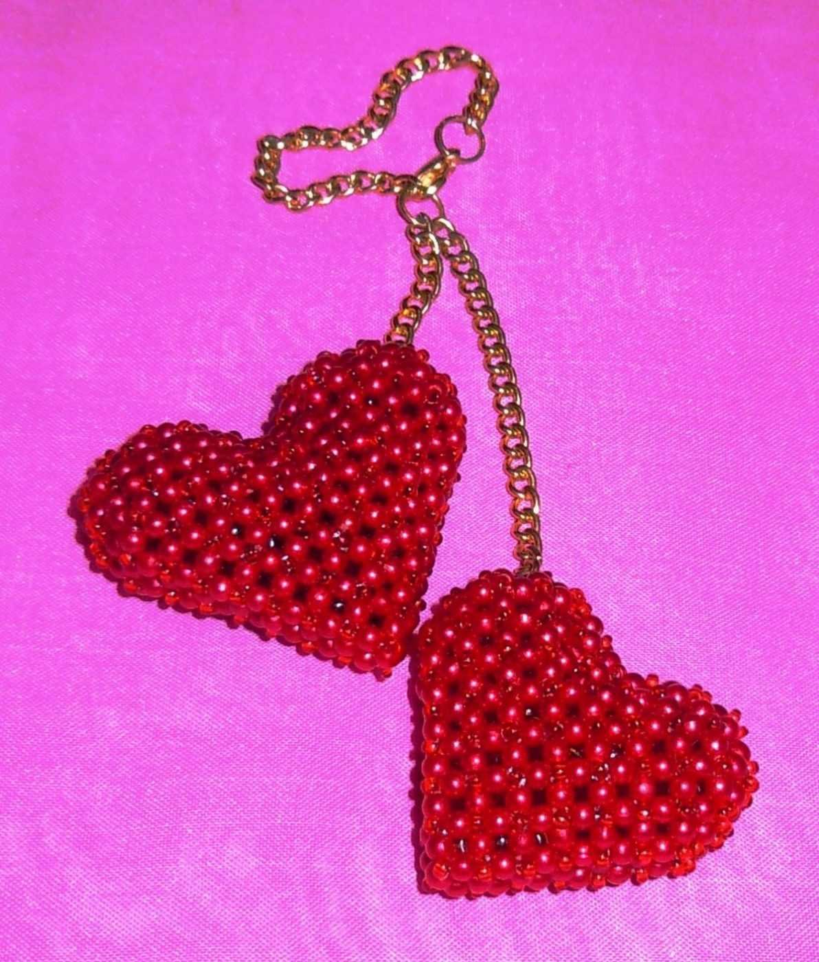 Брелок сердце из бисера