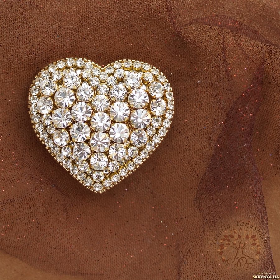 Брошь сердце