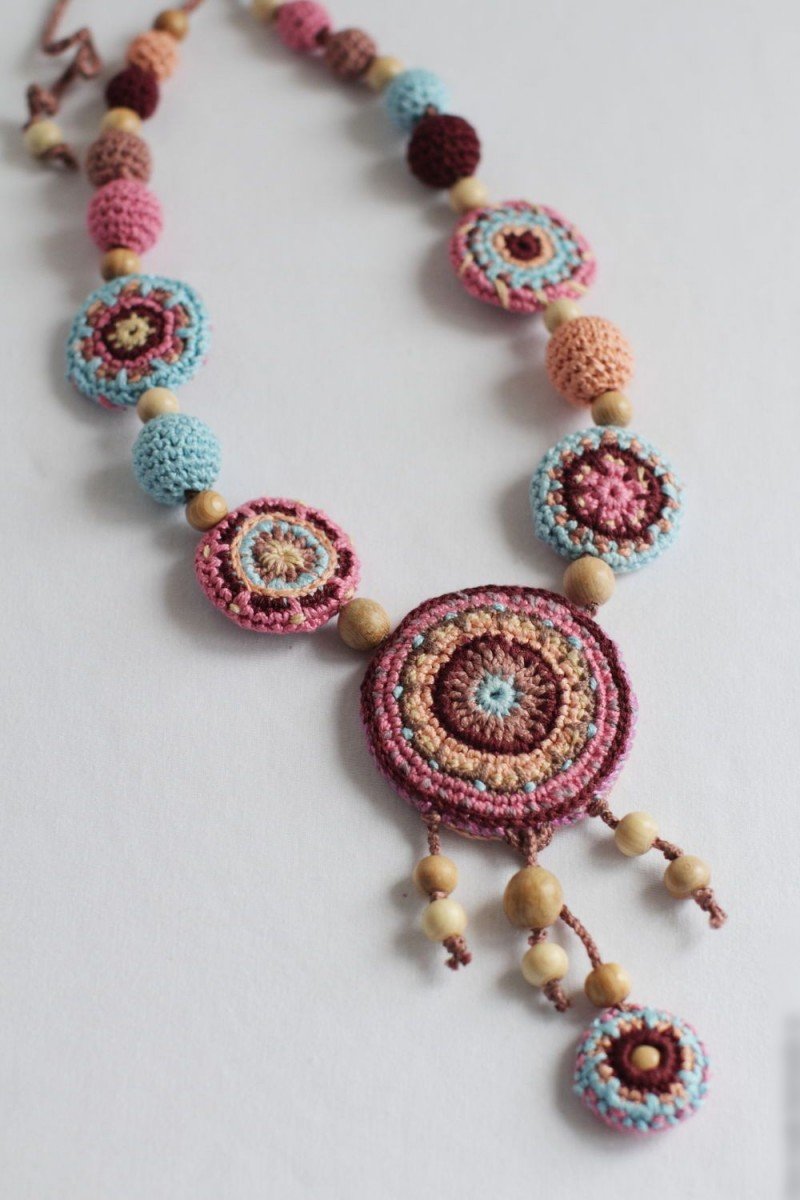 Вязаные бусы бохо стиль