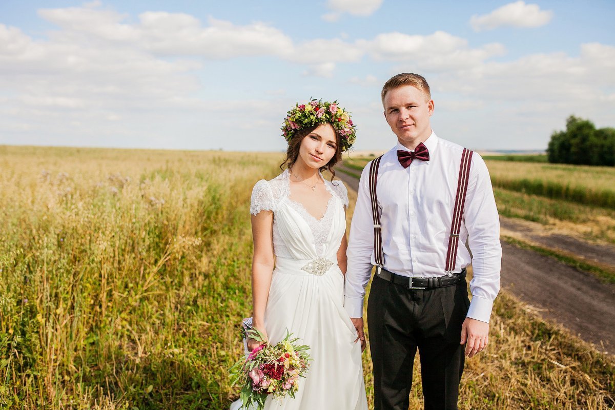 Жених в голубой рубашке