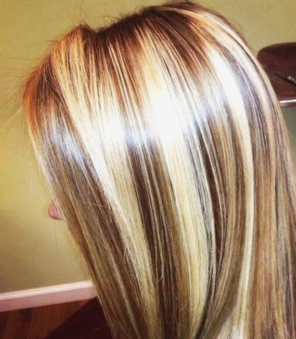 Стрижка Каскад 2022 на средние мелированные волосы