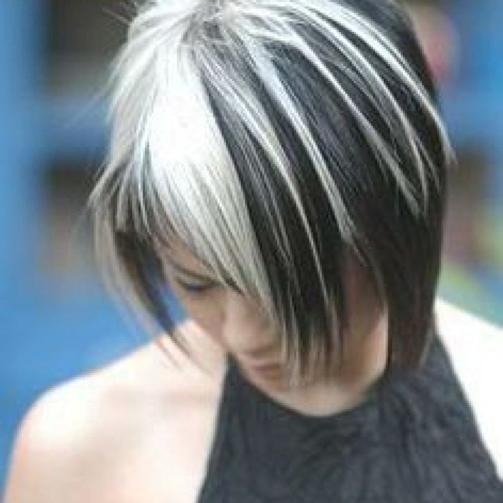 Окрашивание с белыми прядями на короткие волосы