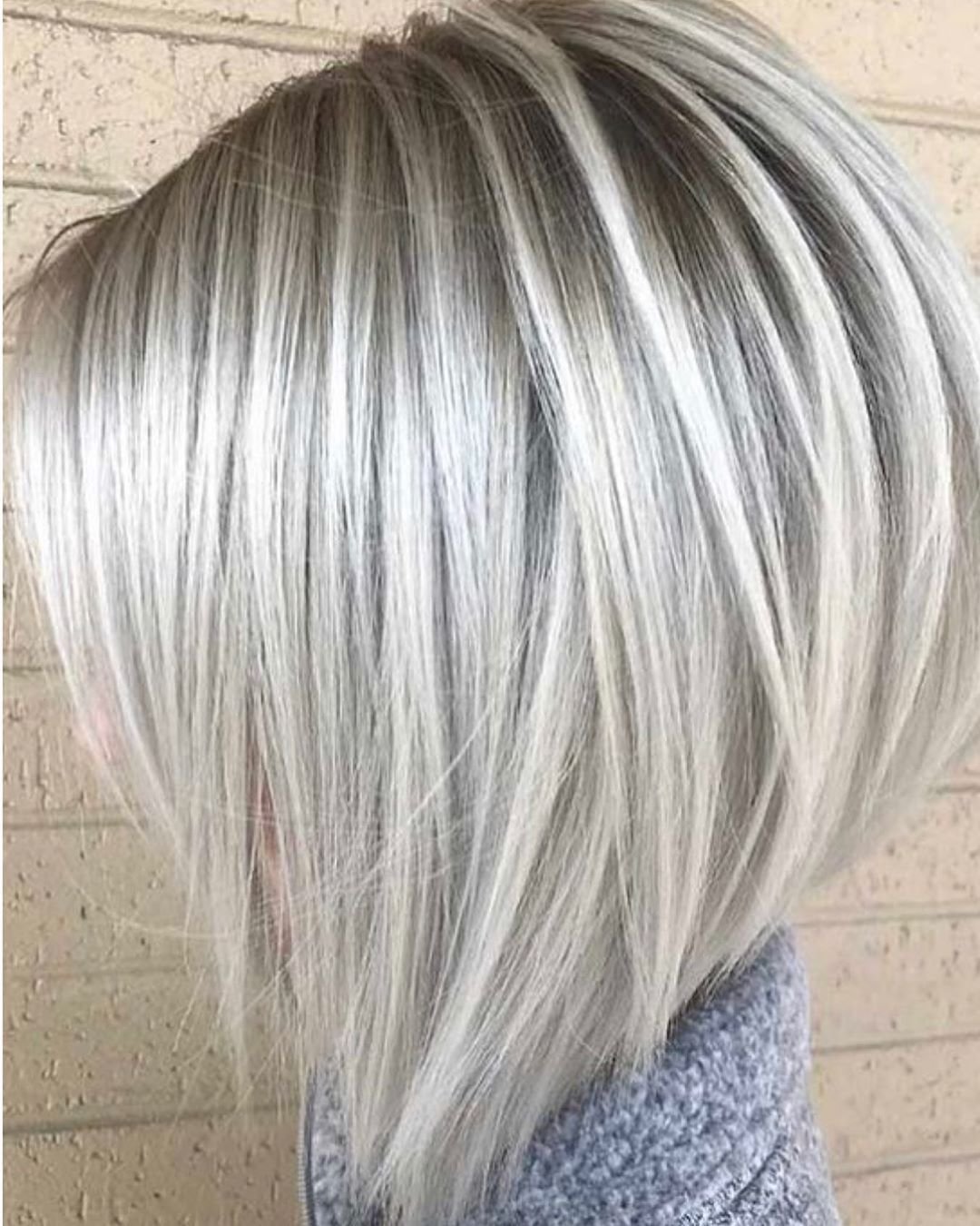 Стрижки Боб каре пепельный