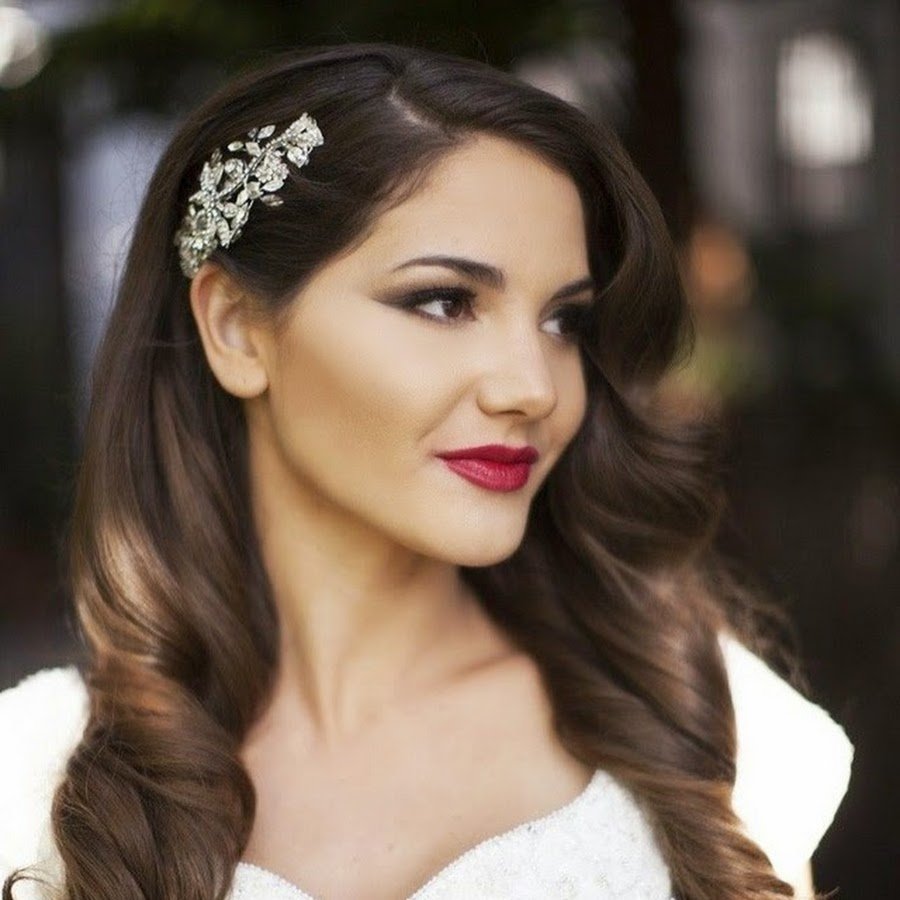 Прическа волосы на одну сторону