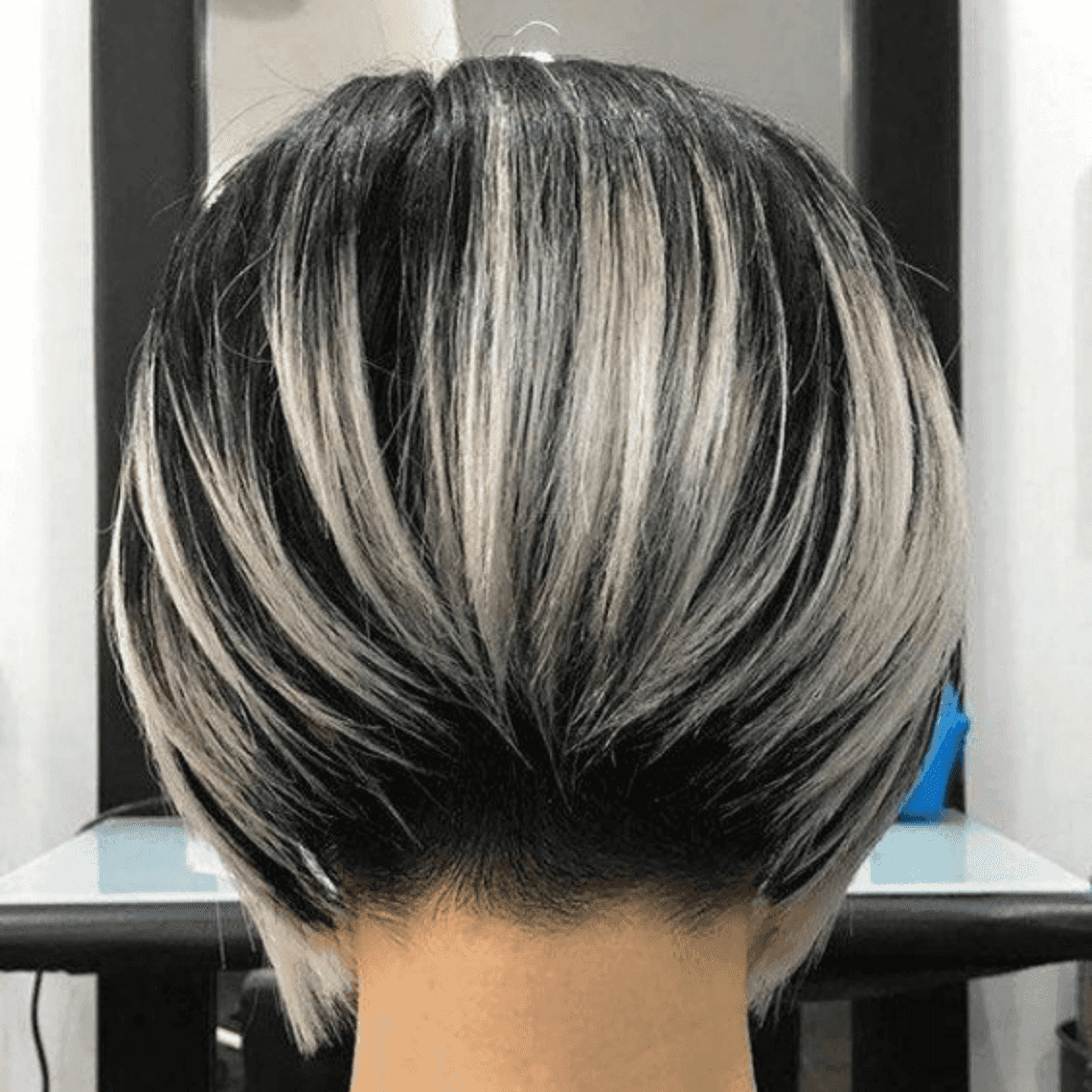 Удлиненное Боб каре прядки