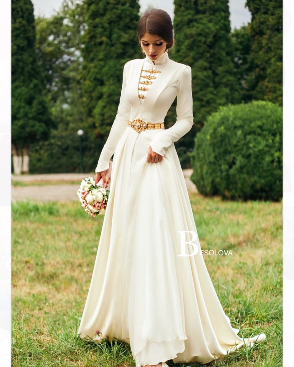 Дизайнер Лейла Хашагульгова