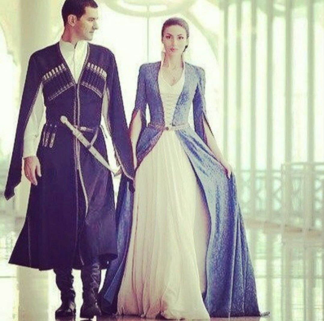 Грузинская девушка в горах